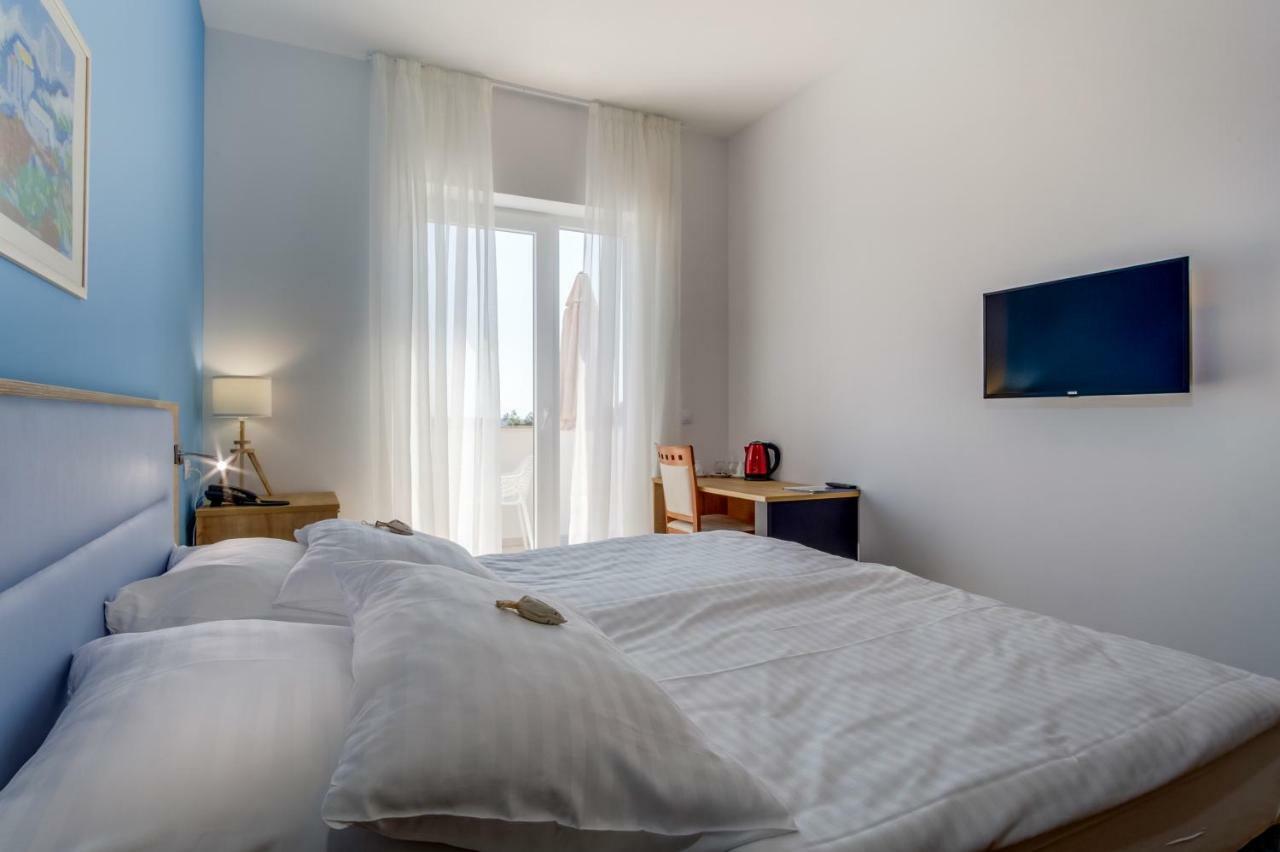 Hotel Manora Нерезине Экстерьер фото